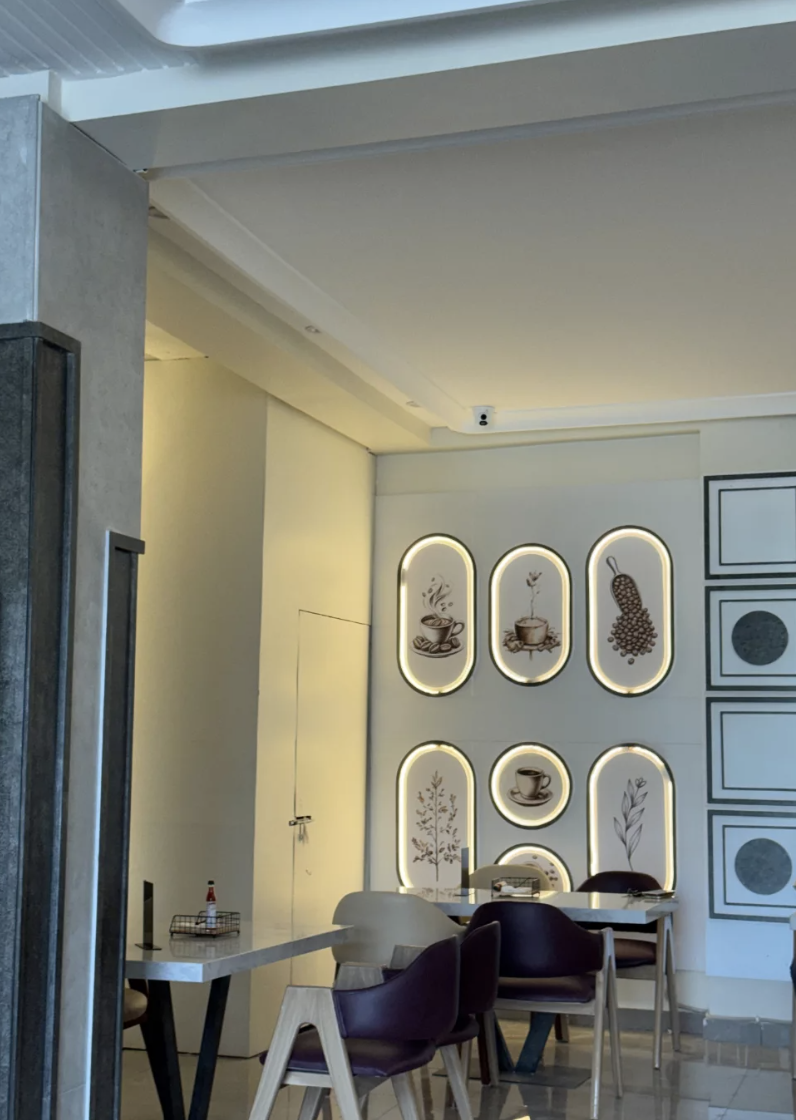 Art wall interior